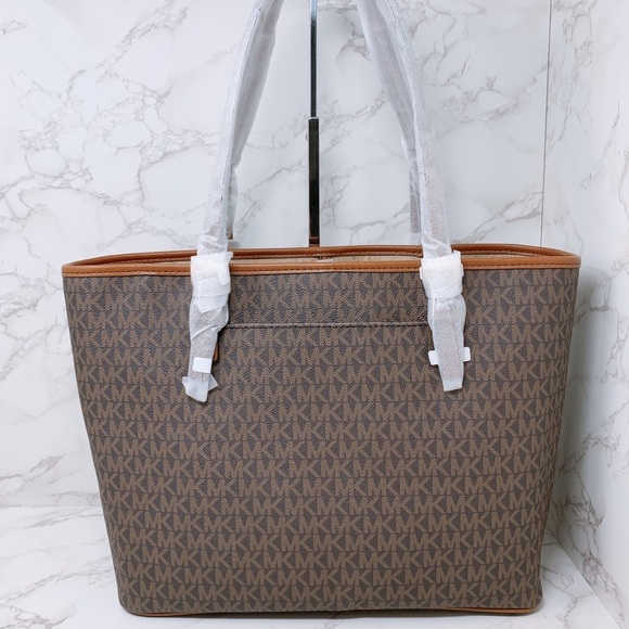 Michael Kors JST Medium Carryall Tote - Picture 7 of 9